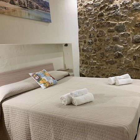 Vitrani'S House Apartments Cefalu Exterior photo